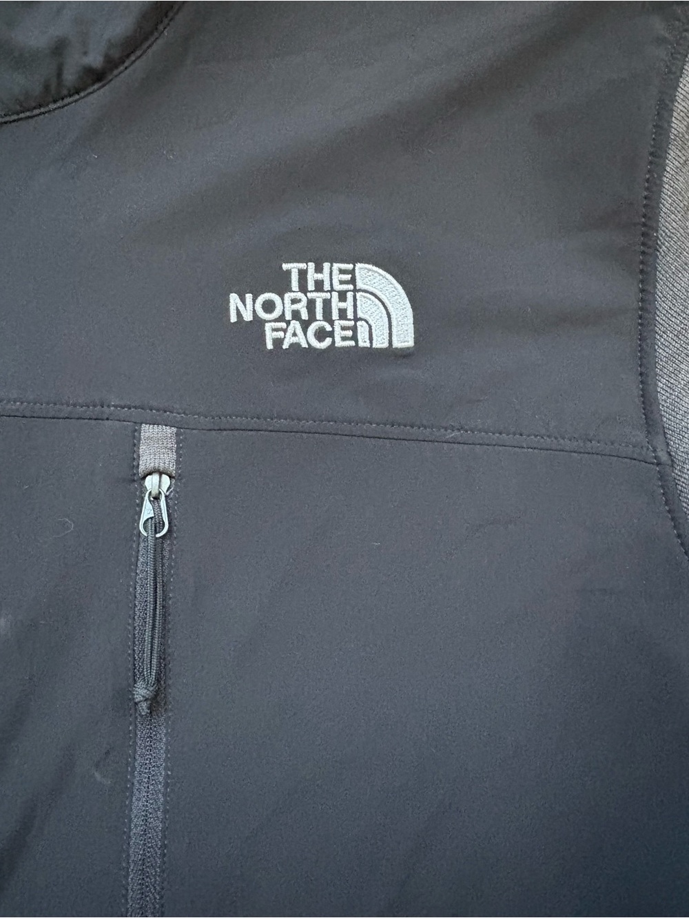 The North Face Gray and Black Men's Performance Fleece Jacket - Picture 2 of 2